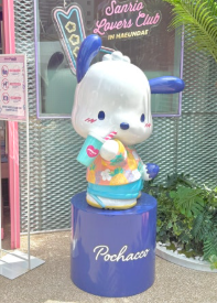 入口のサンリオキャラクター装飾