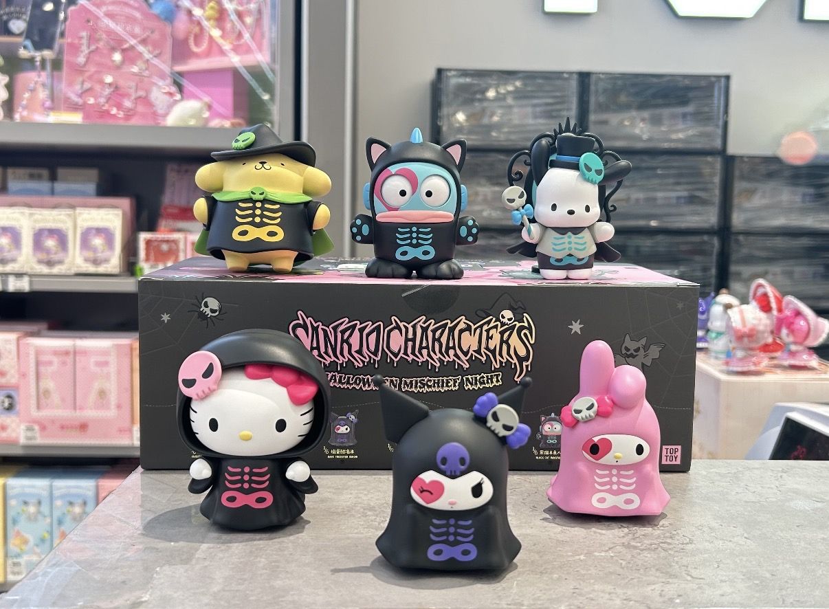 TOPTOY サンリオ ハロウィン衣装のサンリオフィギュア集合写真