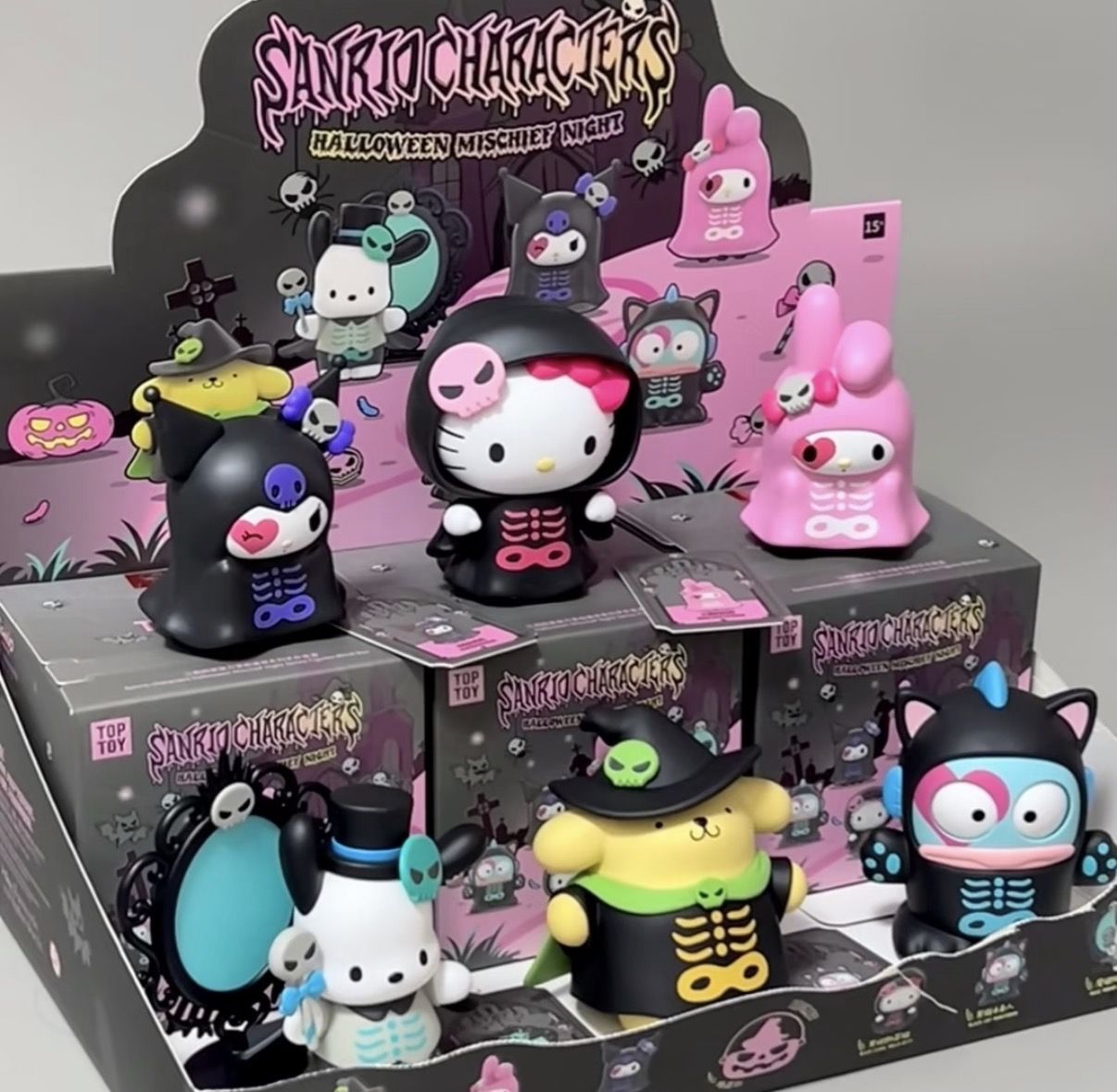 TOPTOY サンリオ パッケージとフィギュアのディスプレイ