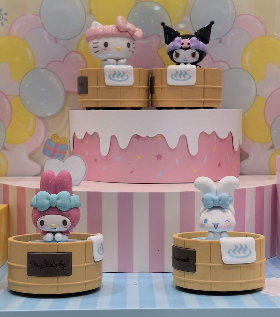 TOPTOY提供写真:くるくる温泉シリーズの店頭ディスプレイ